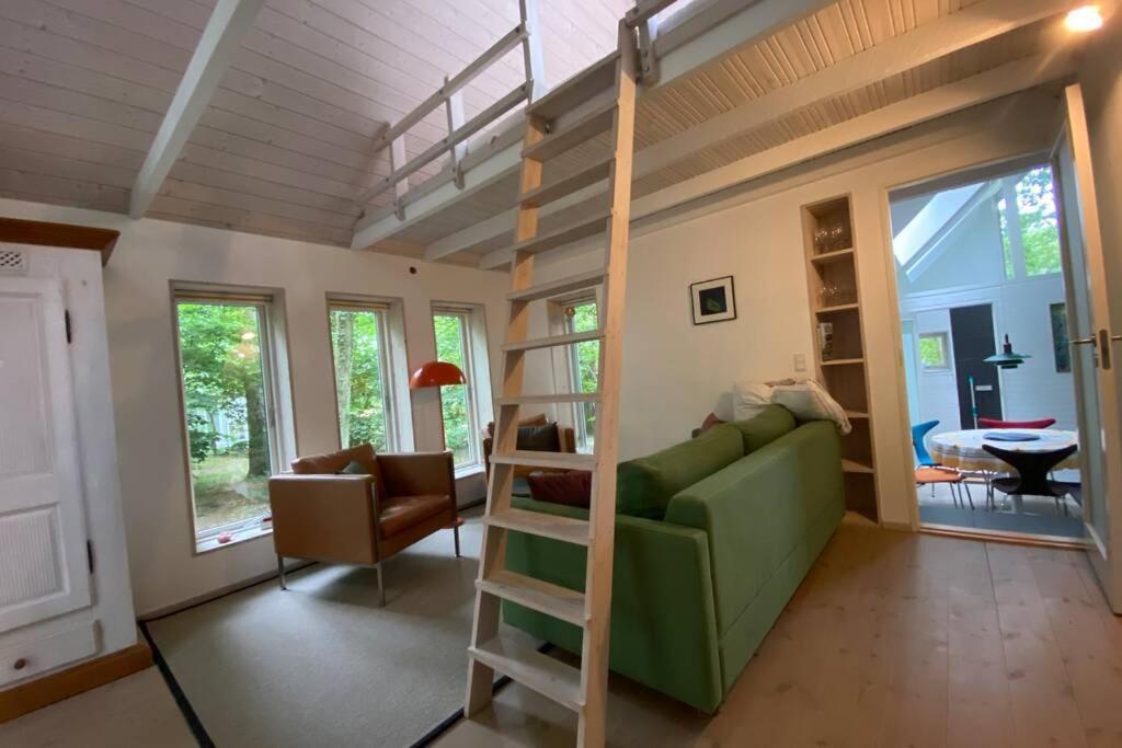 Oak Cottage Near Ronne & Beach Exterior photo
